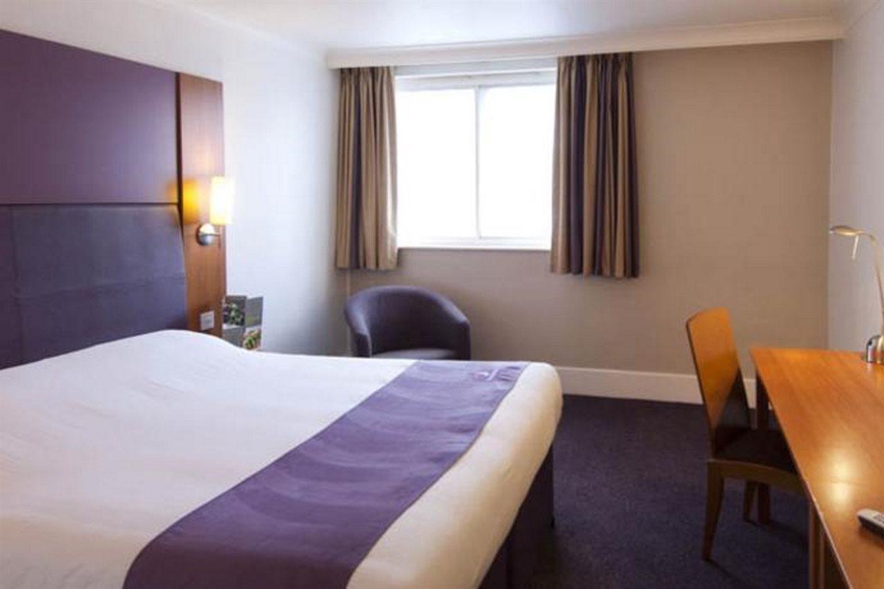 Premier Inn Leeds City Centre Exteriör bild